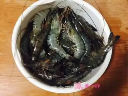 Make Curry shrimp step 0