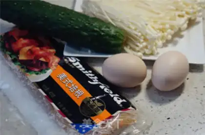 Make Egg bacon roll step 0