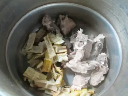 Make The lamb tail and dragonbone soup step 1