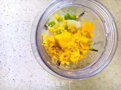 Make Peas and potatoes and yogurt step 5