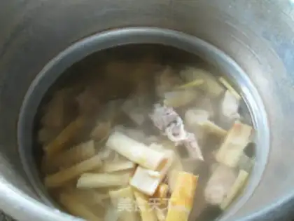 Make The lamb tail and dragonbone soup step 5