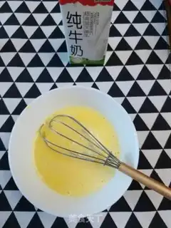 Make Clown bun step 1