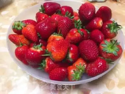 Make Homemade strawberry jam step 0