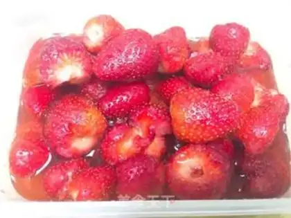 Make Homemade strawberry jam step 1