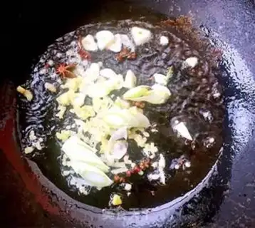 Make The little yellowfish step 1