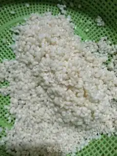 Make Pineapple rice step 1