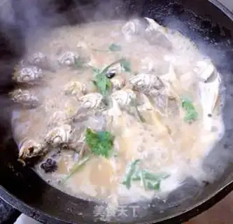 Make The little yellowfish step 4