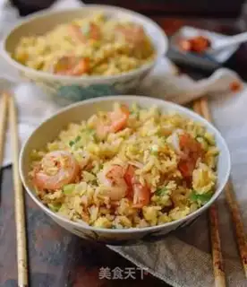 Make Shrimp egg fried rice step 6