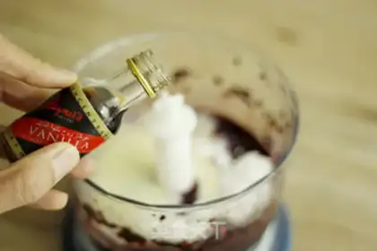 Make Blackberry ice cream step 6