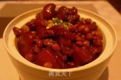 Make Peanut stew pig
