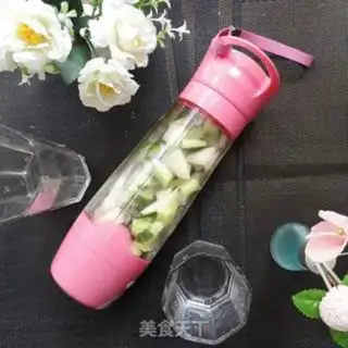 Make Pear cucumber juice step 2