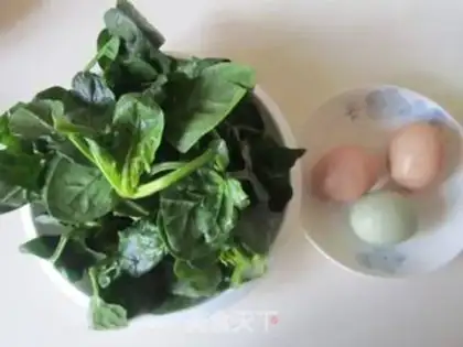 Make Spinach fried eggs step 0