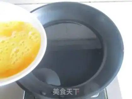 Make Spinach fried eggs step 3