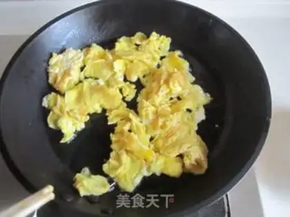 Make Spinach fried eggs step 4