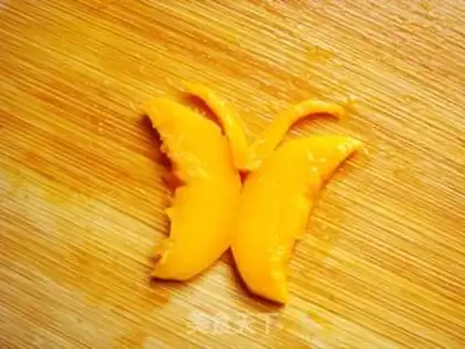 Make Butterflies love the mango platter step 7
