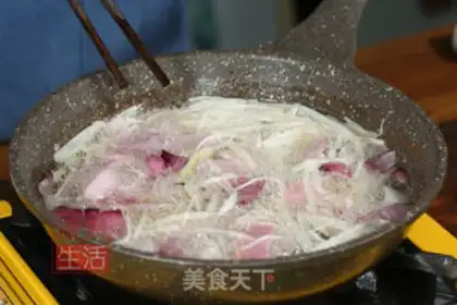 Make Onion noodles step 2