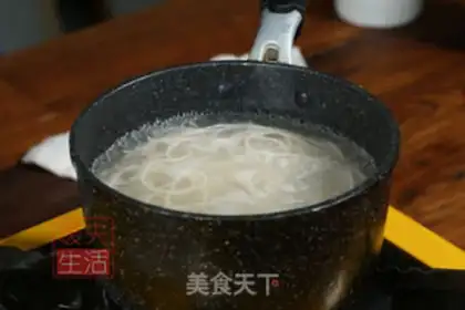 Make Onion noodles step 5