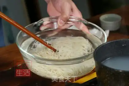 Make Onion noodles step 6
