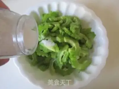 Make Sausage fried bitter melon step 1