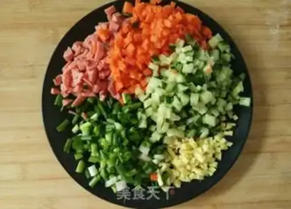 Make Five eggs of fried rice step 2