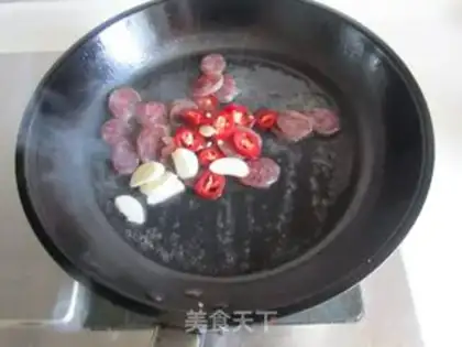 Make Sausage fried bitter melon step 4
