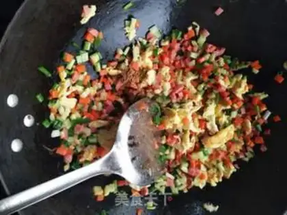 Make Five eggs of fried rice step 4