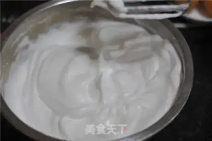 Make Fruitcake rolls step 1