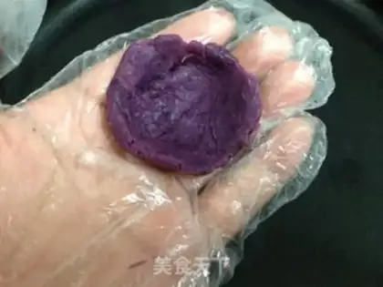 Make Spaghetti cheeseball step 10