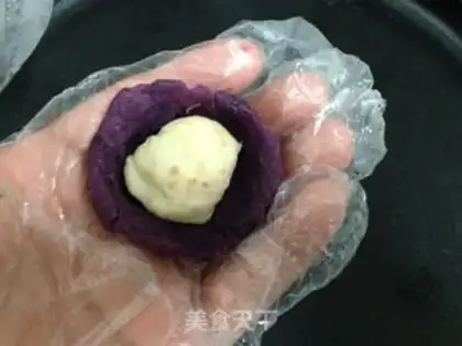 Make Spaghetti cheeseball step 11