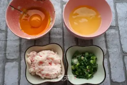 Make Cracker squid cake step 1