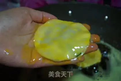 Make Cracker squid cake step 5
