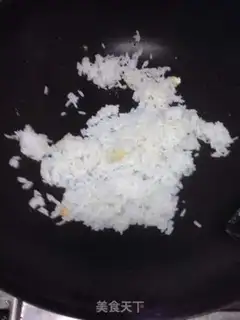 Make Carbine egg fried rice step 4