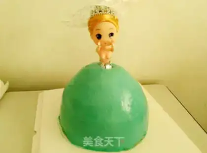 Make Barbie doll cake step 13