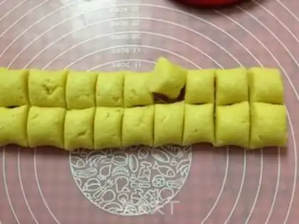 Make Cracker cheeseball step 7