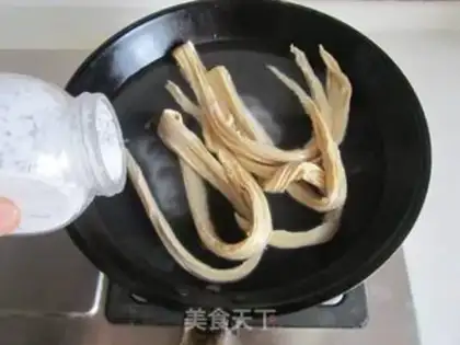 Make Pyramid mackerel step 1