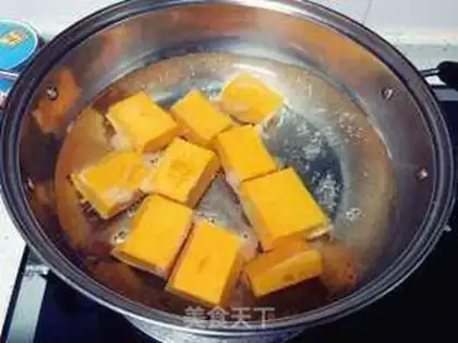 Make Butter pumpkin soup step 1