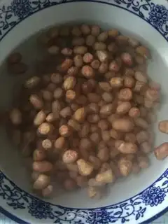 Make Salty peanut rice step 1