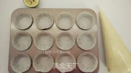 Make SpongeBob cake step 8