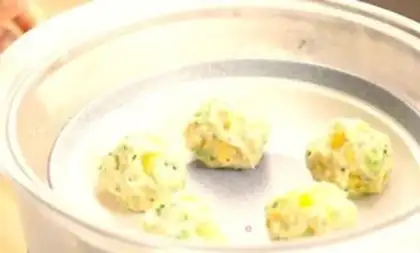Make Baby eats pepper chicken meatballs step 11