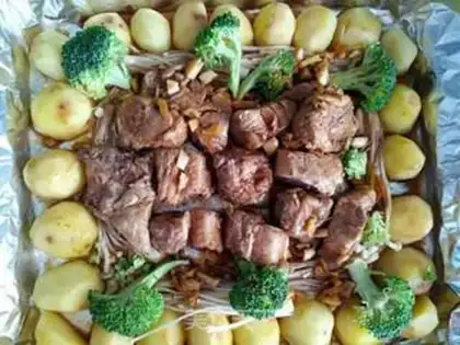 Make Black pepper sauce, steak potatoes step 5