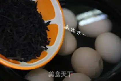 Make Ice crack tea eggs step 2