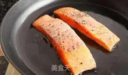 Make Fried salmon step 1