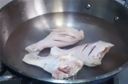 Make Lemon ginger roast chicken leg step 2