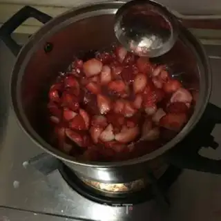 Make Strawberry sauce step 3