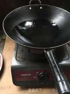 Make Squeeze meat and egg noodles step 1