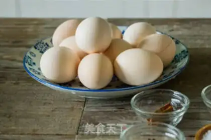 Make Five spicy tea eggs step 1