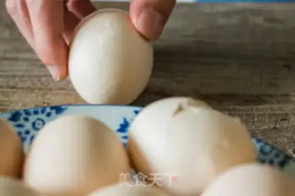Make Five spicy tea eggs step 3