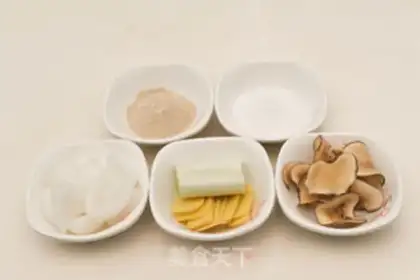 Make Coconut chicken soup step 1