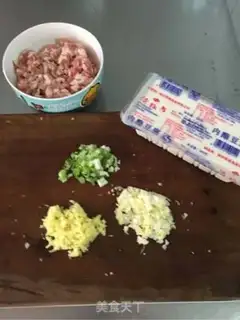 Make Squeeze meat and tofu step 0