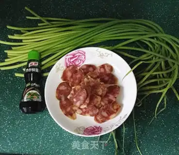 Make Garlic fried sausage step 0